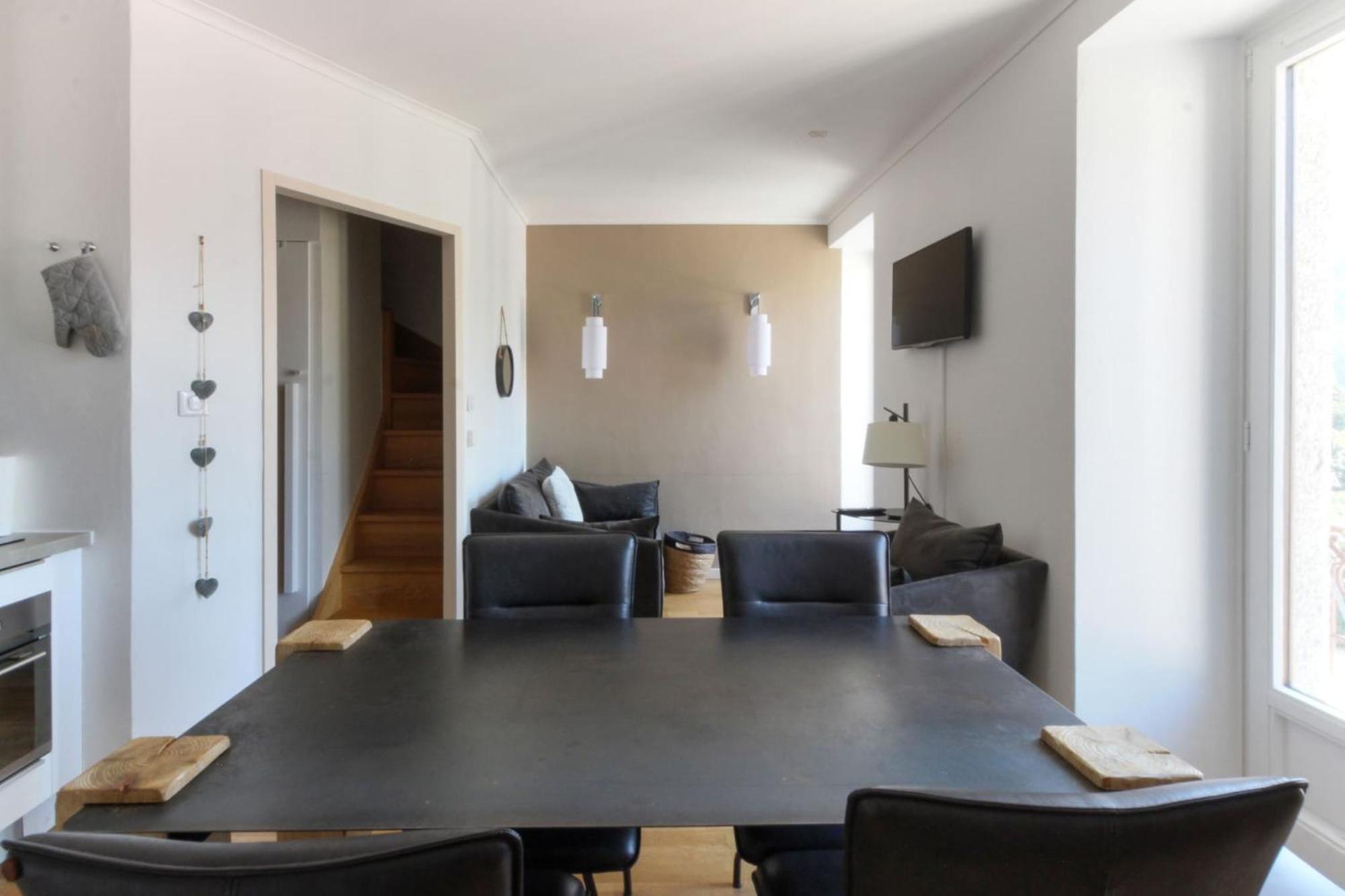 Nook 42 - The Loft - Central 2Br W/ Balcony Views Шамони Экстерьер фото
